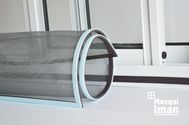 Mosqui Iman Premium borde blanco y negro CUERO LEGÍTIMO